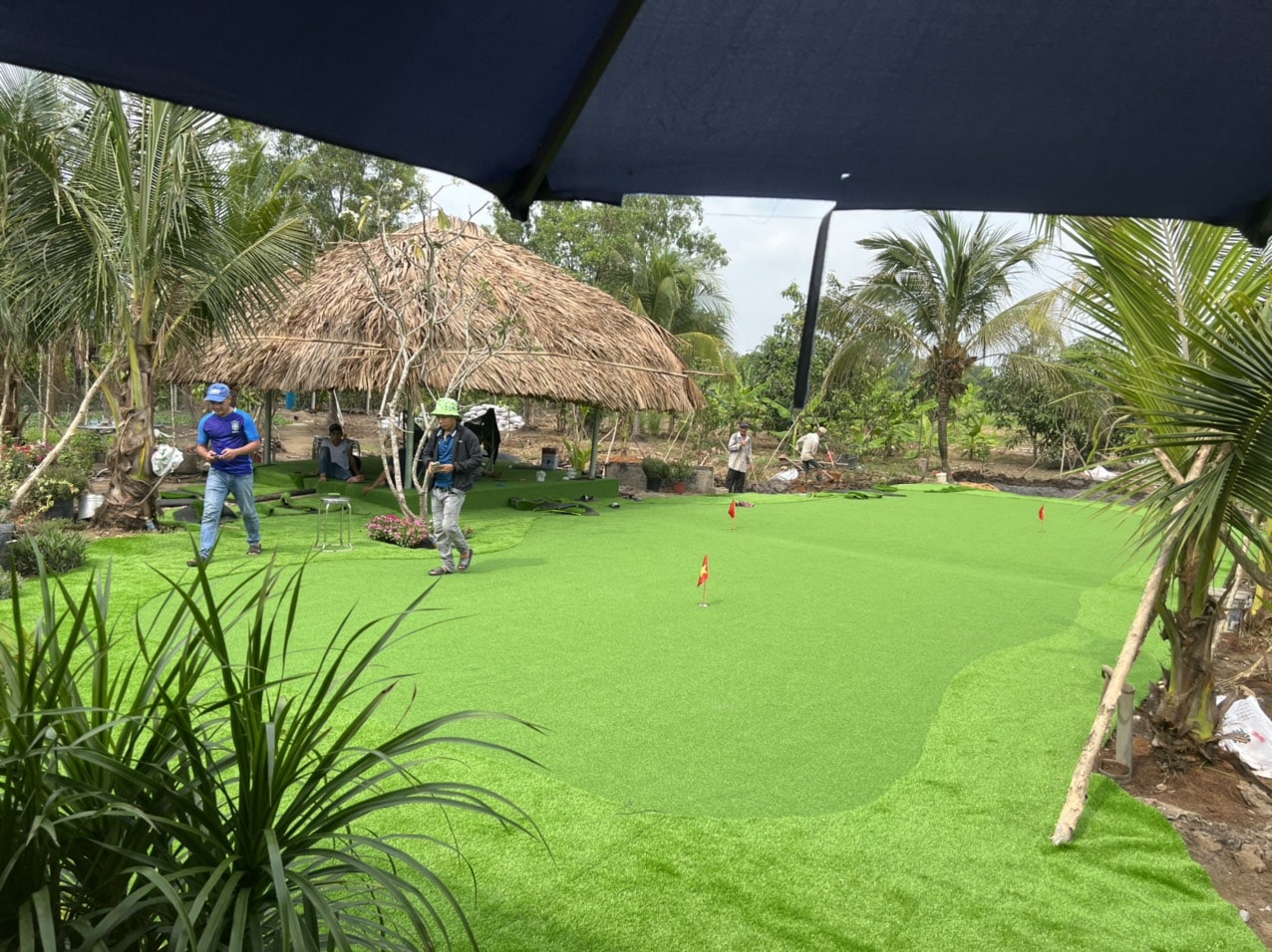 Thi công Cỏ Nhân Tạo Văn Đạt là đơn vị dẫn đầu trong lĩnh vực cung cấp ,thi công các sản phẩm cỏ sân vườn tại Việt Nam.