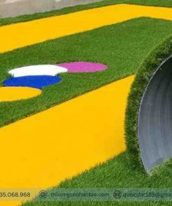 Cỏ nhân tạo màu trắng cho sân chơi