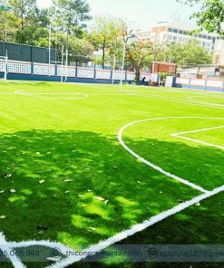 Cỏ nhân tạo màu trắng cho sân bóng
